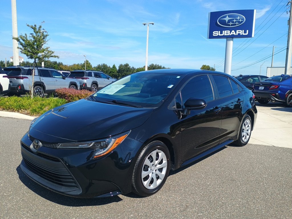 Used 2023 Toyota Corolla LE FWD image 1