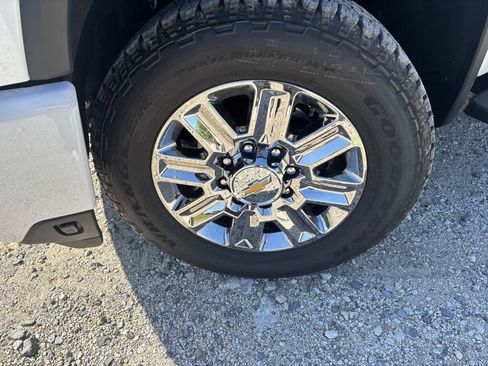 New 2026 Chevrolet Silverado 2500 High Country w/ Z71 Off-Road Package AWD/4WD image 13