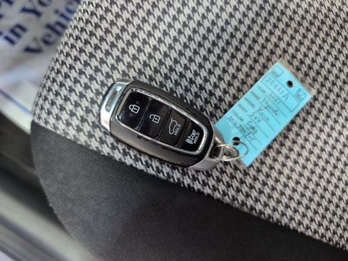 Certified 2021 Hyundai Kona SEL Plus AWD/4WD image 30