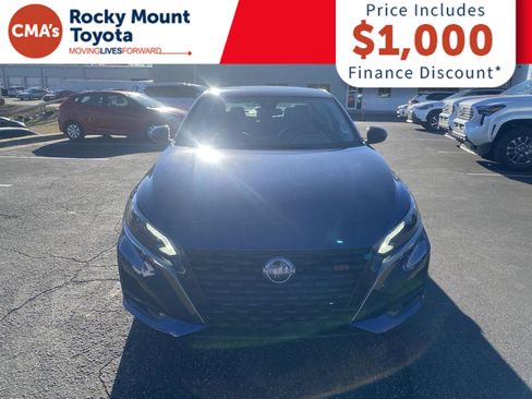 Used 2024 Nissan Altima 2.5 SR image 2