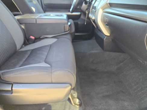 Used 2017 Toyota Tundra SR5 image 16