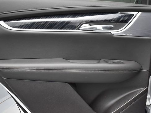 Used 2023 Cadillac XT6 Premium Luxury w/ Technology Package image 24