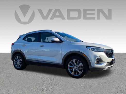 Used 2022 Buick Encore GX Essence w/ Advanced Technology Package image 3