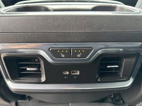 Used 2022 Chevrolet Silverado 1500 High Country w/ High Country Premium Package image 12