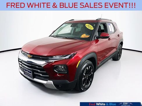 Used 2023 Chevrolet TrailBlazer LT w/ Convenience Package FWD image 3