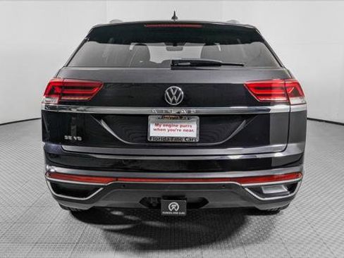 Used 2022 Volkswagen Atlas Cross Sport SE w/ Panoramic Sunroof Package image 7
