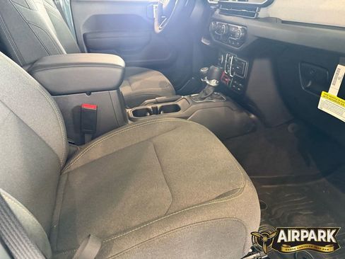 New 2025 Jeep Gladiator Sport AWD/4WD image 28