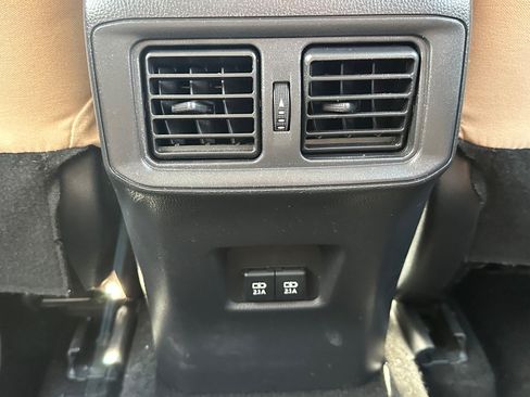 Used 2021 Toyota RAV4 XLE FWD image 32