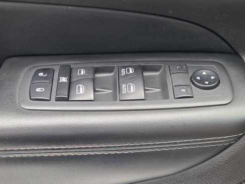 Used 2020 Jeep Grand Cherokee Altitude AWD/4WD image 30