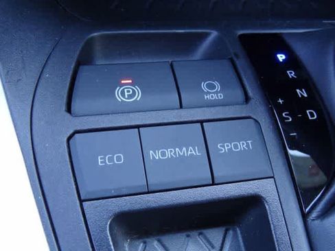 Certified 2024 Toyota RAV4 XLE FWD image 25