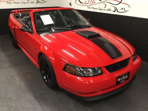 Used 2004 Ford Mustang GT RWD image 2
