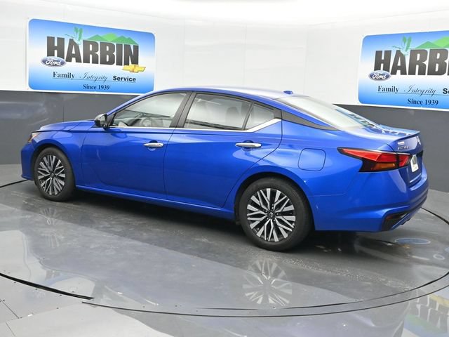 Used 2025 Nissan Altima 2.5 SV FWD image 3