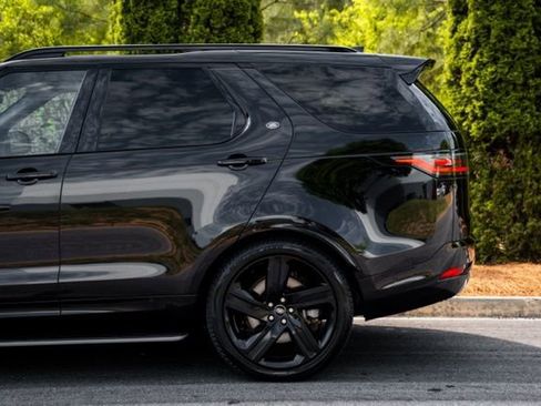 Used 2023 Land Rover Discovery HSE R-Dynamic AWD/4WD image 11