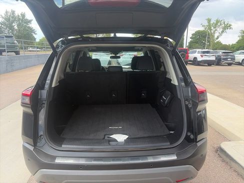 Used 2023 Nissan Rogue SV w/ SV Premium Package FWD image 8