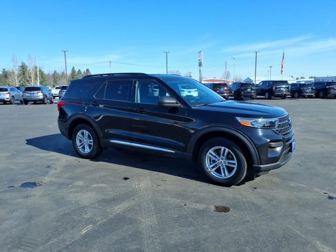 Used 2022 Ford Explorer XLT AWD/4WD image 8