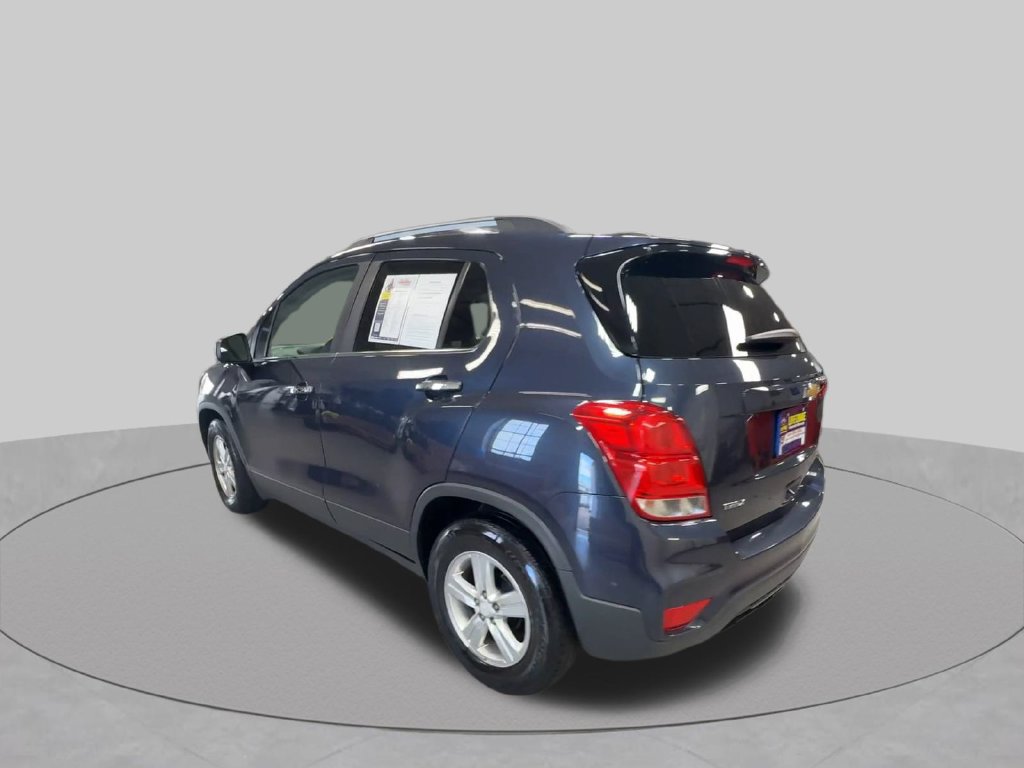 Used 2018 Chevrolet Trax LT w/ Sun & Sound Package FWD image 6