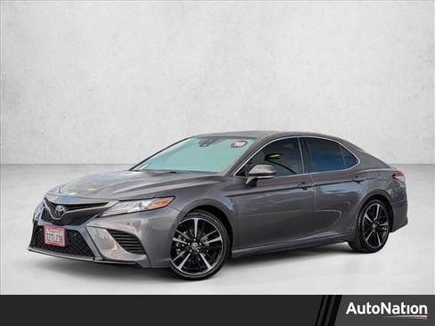 Used 2018 Toyota Camry XSE FWD image 1