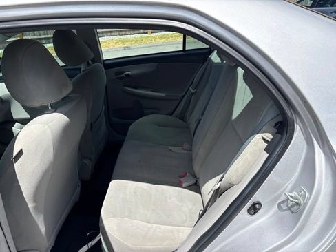 Used 2012 Toyota Corolla LE FWD image 11