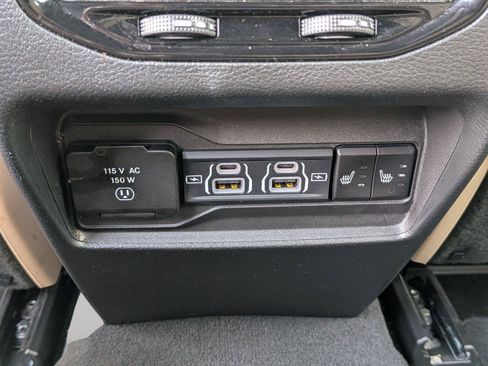 Used 2024 Jeep Grand Cherokee Limited w/ Luxury Tech Group II AWD/4WD image 32