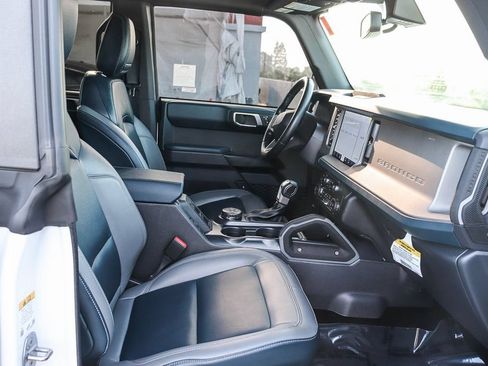 Used 2024 Ford Bronco Outer Banks AWD/4WD image 21