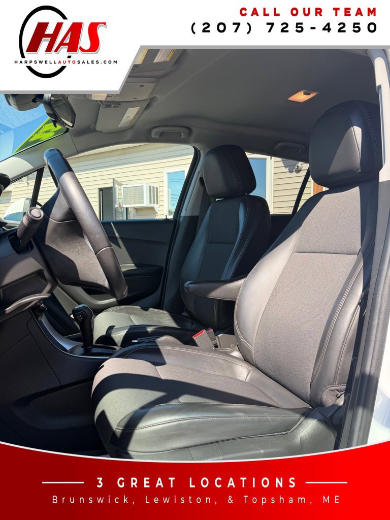 Used 2022 Chevrolet Trax LT w/ LT Convenience Package AWD/4WD image 10