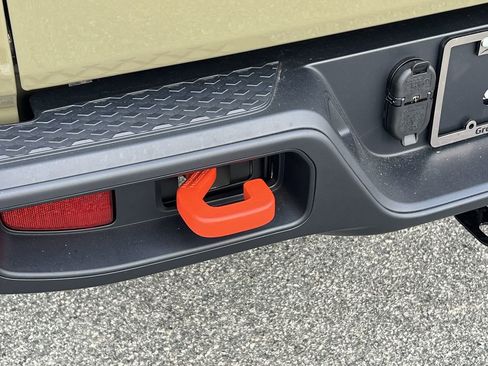 New 2025 Jeep Gladiator Mojave w/ Convenience Group image 28