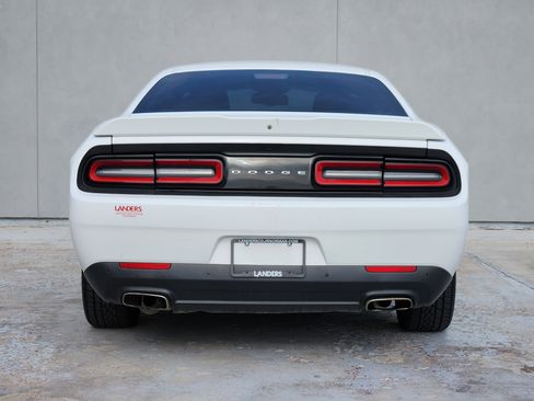 Used 2016 Dodge Challenger SXT RWD image 6