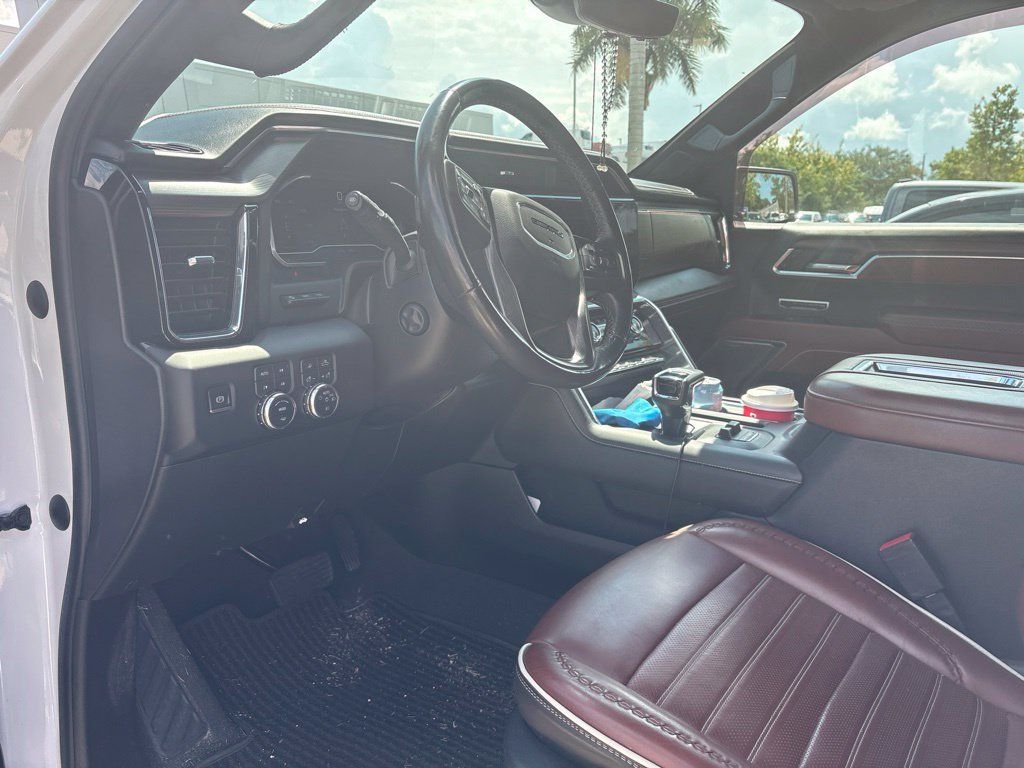 Used 2022 GMC Sierra 1500 Denali Ultimate AWD/4WD image 2