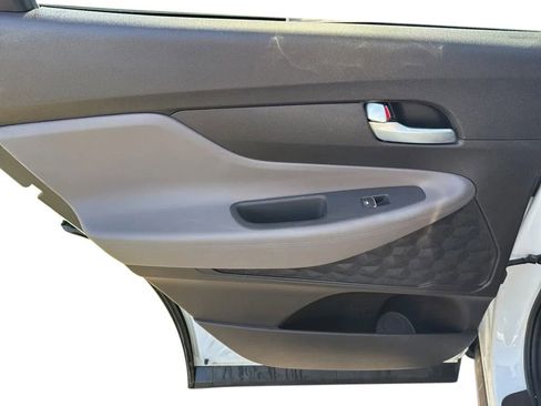 Used 2019 Hyundai Santa Fe SE image 27