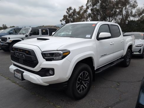 Certified 2023 Toyota Tacoma TRD Sport AWD/4WD image 1