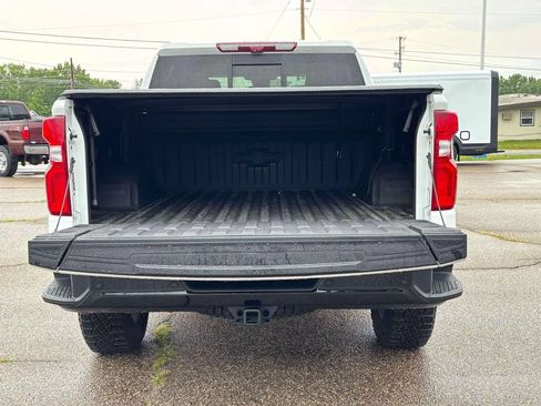 Used 2025 Chevrolet Silverado 1500 ZR2 w/ Technology Package AWD/4WD image 42