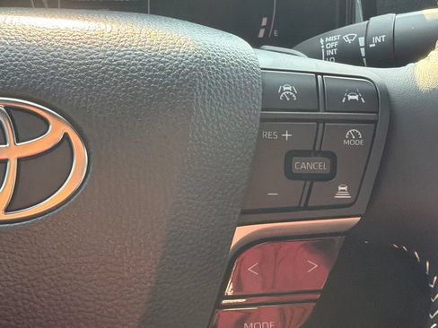 Used 2026 Toyota Camry SE FWD image 30