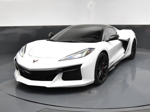 Used 2023 Chevrolet Corvette Z06 image 2