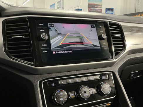 Used 2022 Volkswagen Atlas Cross Sport SE image 27