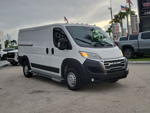 Used 2025 RAM ProMaster 2500 w/ U-Haul Equipment Group FWD image 4