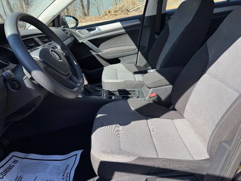 Used 2016 Volkswagen e-Golf SE w/ DC Fast Charging Package image 8