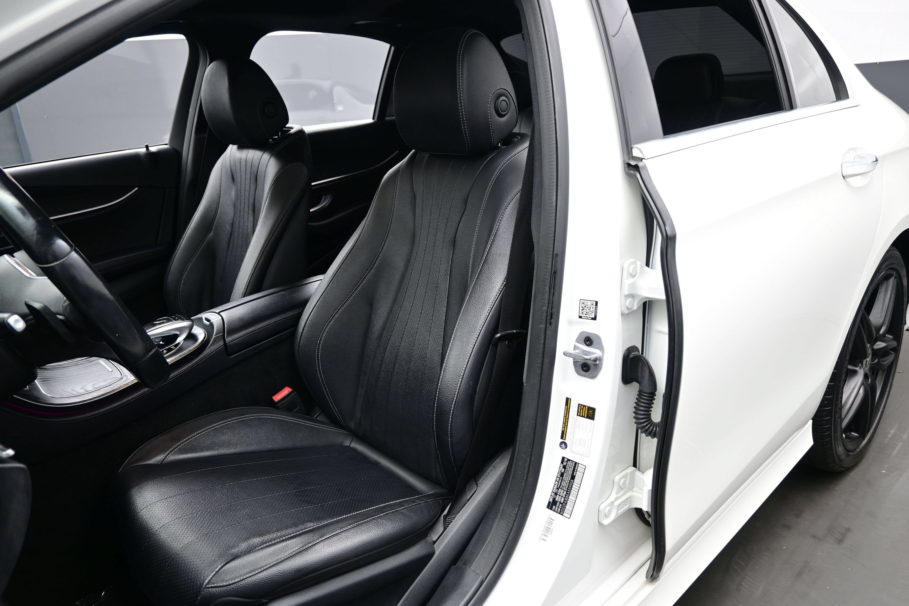 Used 2019 Mercedes-Benz E 300 w/ Driver Assistance Package image 11