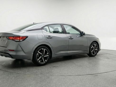 Used 2025 Nissan Sentra SV FWD image 9