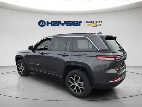 Used 2024 Jeep Grand Cherokee Limited w/ Trailer Tow Package AWD/4WD image 5