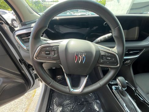 Used 2025 Buick Encore GX Preferred FWD image 25