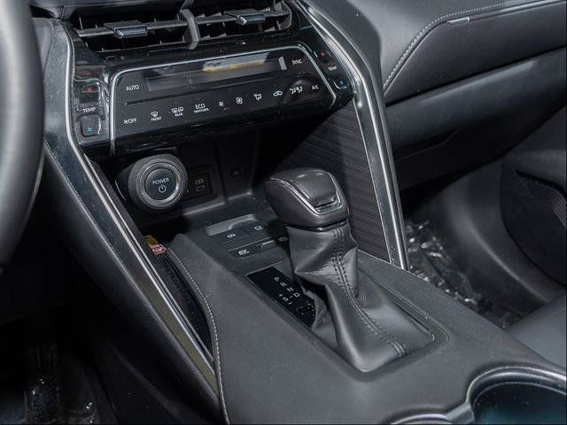 Used 2024 Toyota Venza XLE AWD/4WD image 15