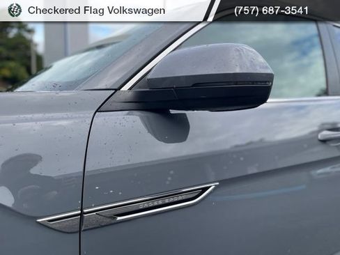 Used 2025 Volkswagen Atlas Cross Sport SEL AWD/4WD image 2