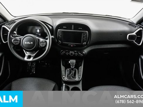 Used 2025 Kia Soul LX w/ LX Technology Package FWD image 17