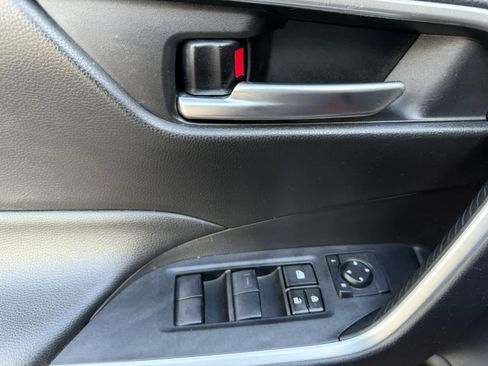 Used 2021 Toyota RAV4 XLE w/ Convenience Package image 11