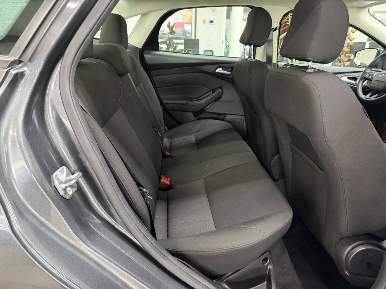 Used 2017 Ford Focus SE FWD image 15