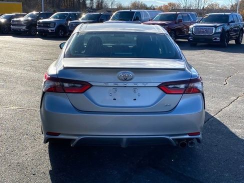 Used 2023 Toyota Camry SE image 5