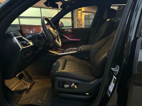 Used 2025 BMW X7 xDrive40i w/ Executive Package image 17