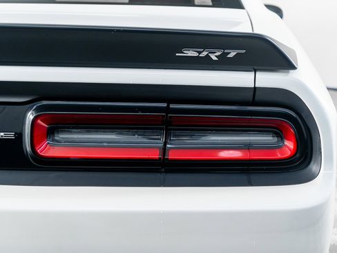 Used 2015 Dodge Challenger SRT Hellcat image 13