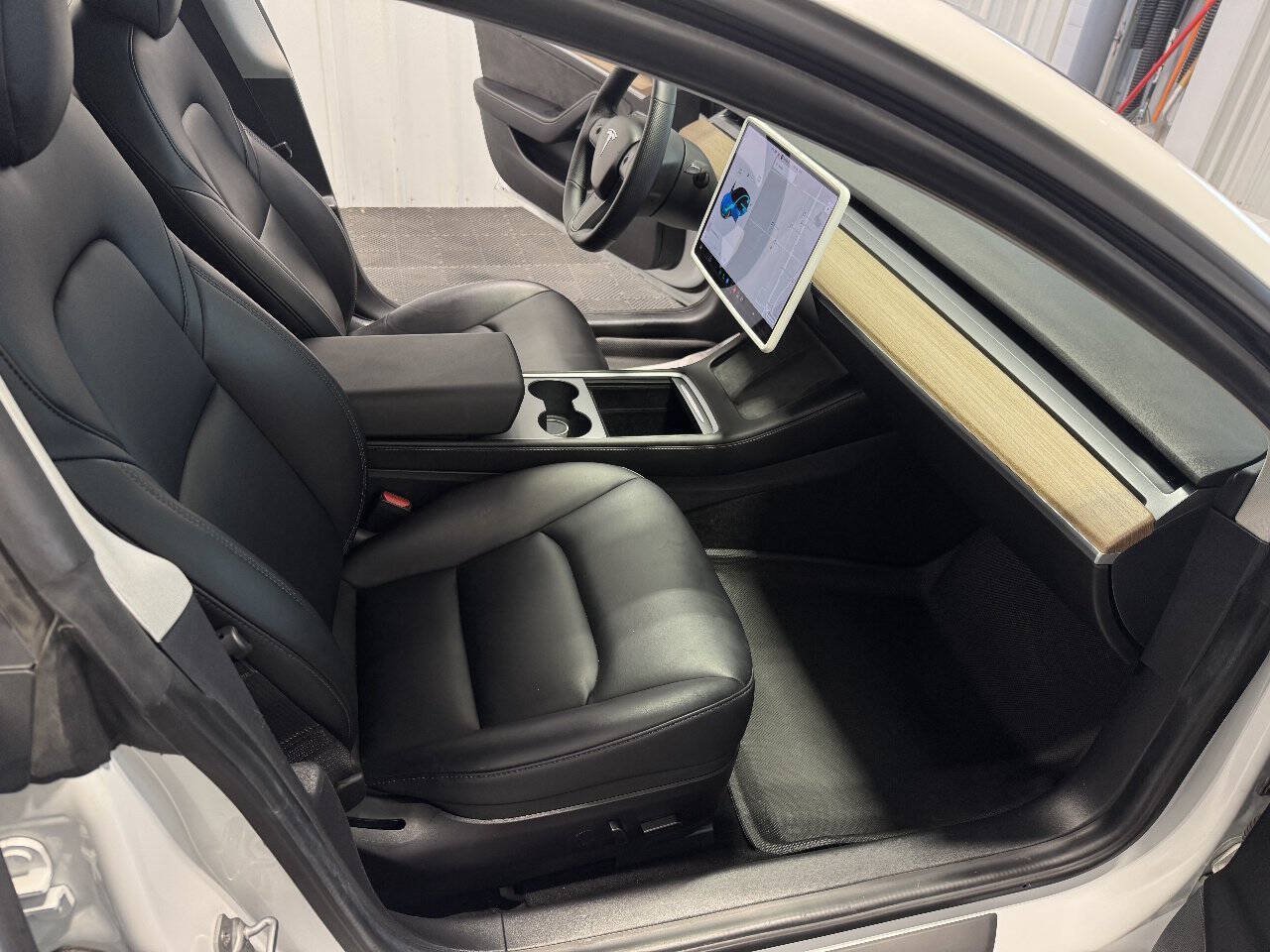 Used 2021 Tesla Model 3 Standard Range RWD image 14