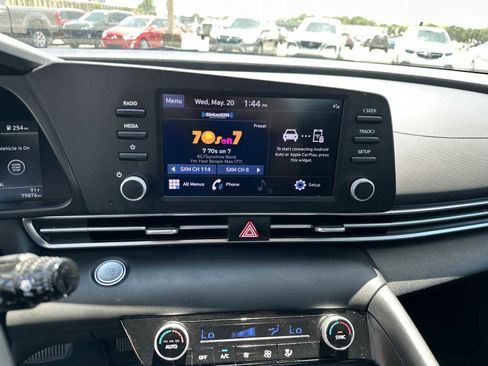 Used 2023 Hyundai Elantra SEL FWD image 18